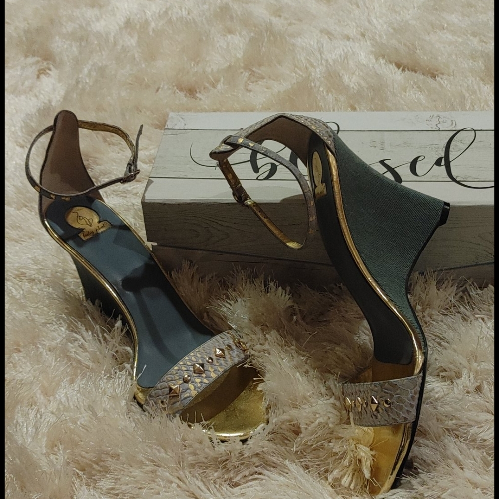 Shoes - Picture 3 of 3